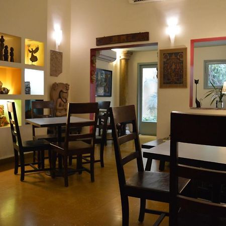 G 49 Bed & Breakfast นิวเดลี ภายนอก รูปภาพ
