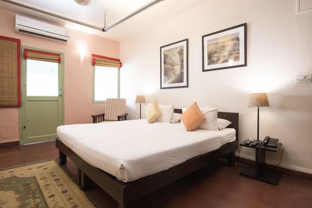 G 49 Bed & Breakfast นิวเดลี ภายนอก รูปภาพ