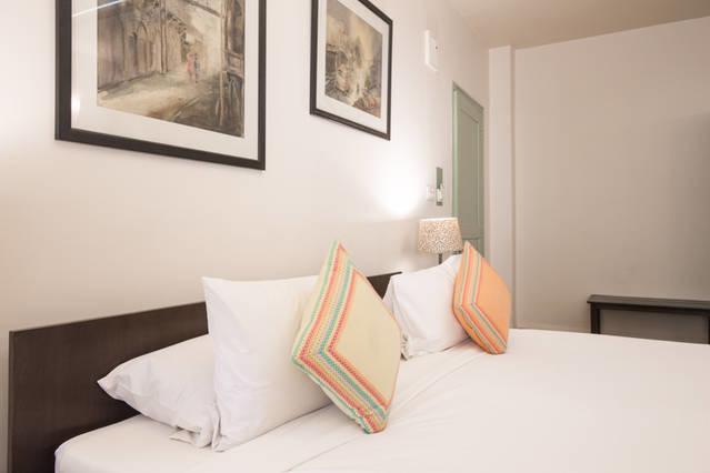 G 49 Bed & Breakfast นิวเดลี ภายนอก รูปภาพ